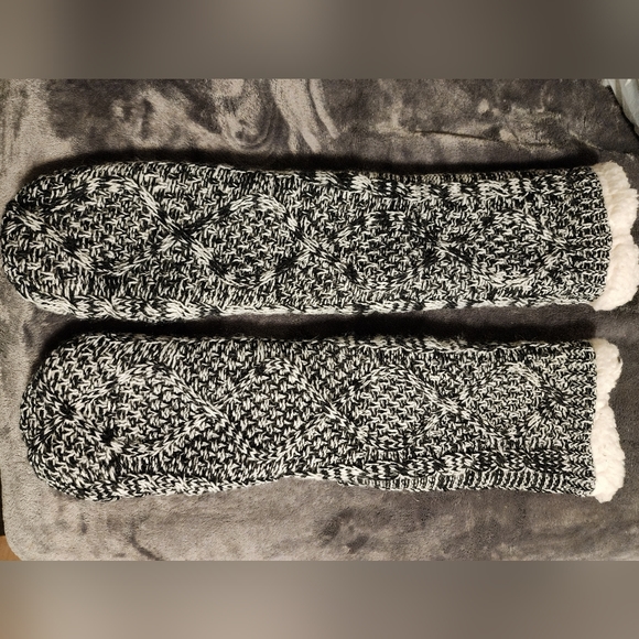 Black & White Just Cozy Slippers - Picture 1 of 2